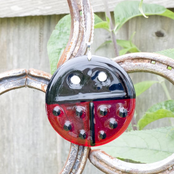 Large Ladybird Garden Hanger in Red & Black Fused Glass - 6168