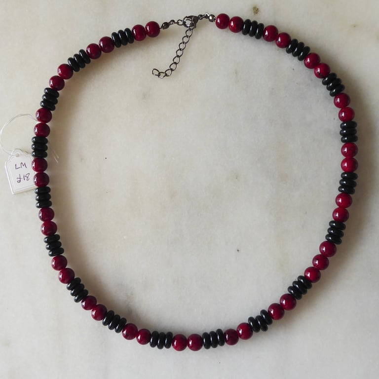 Dark Red and Black Beaded Adjustable Necklace - Summer Seconds