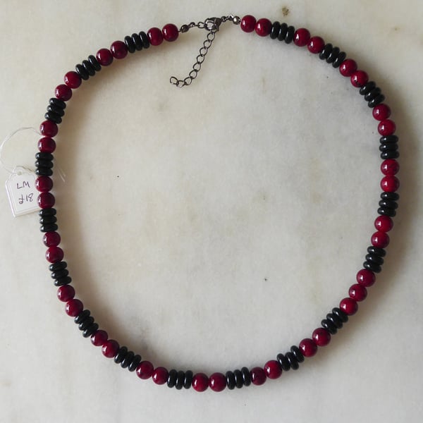 Dark Red and Black Beaded Adjustable Necklace - Summer Seconds
