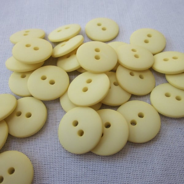 Plain Pale Yellow Buttons 18mm 20 pieces