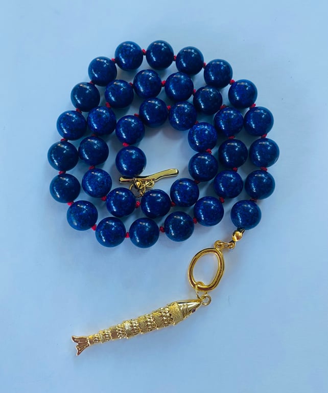 Lapiz lazuli hand knotted bead necklace 