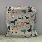 Tote bag with a fun dog print.