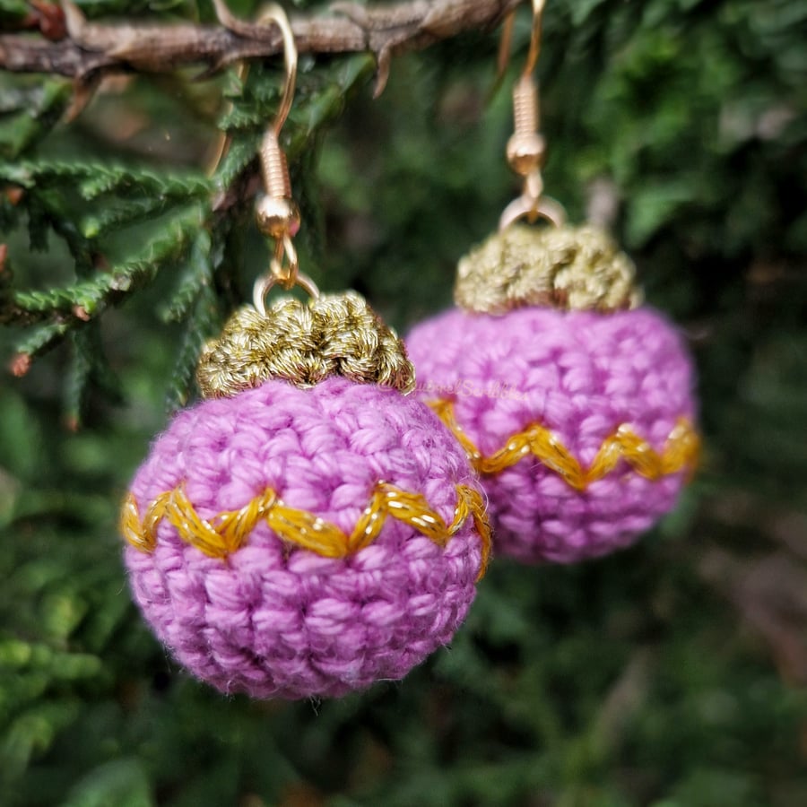 Bauble earrings, Pink Christmas earrings, Pink bauble, Christmas jewellery