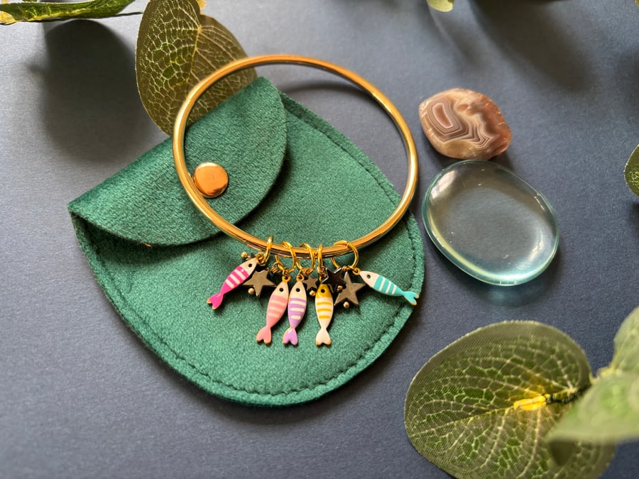 Little fish bangle 