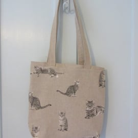 TOTE BAG IN A  TABBY CAT PRINT