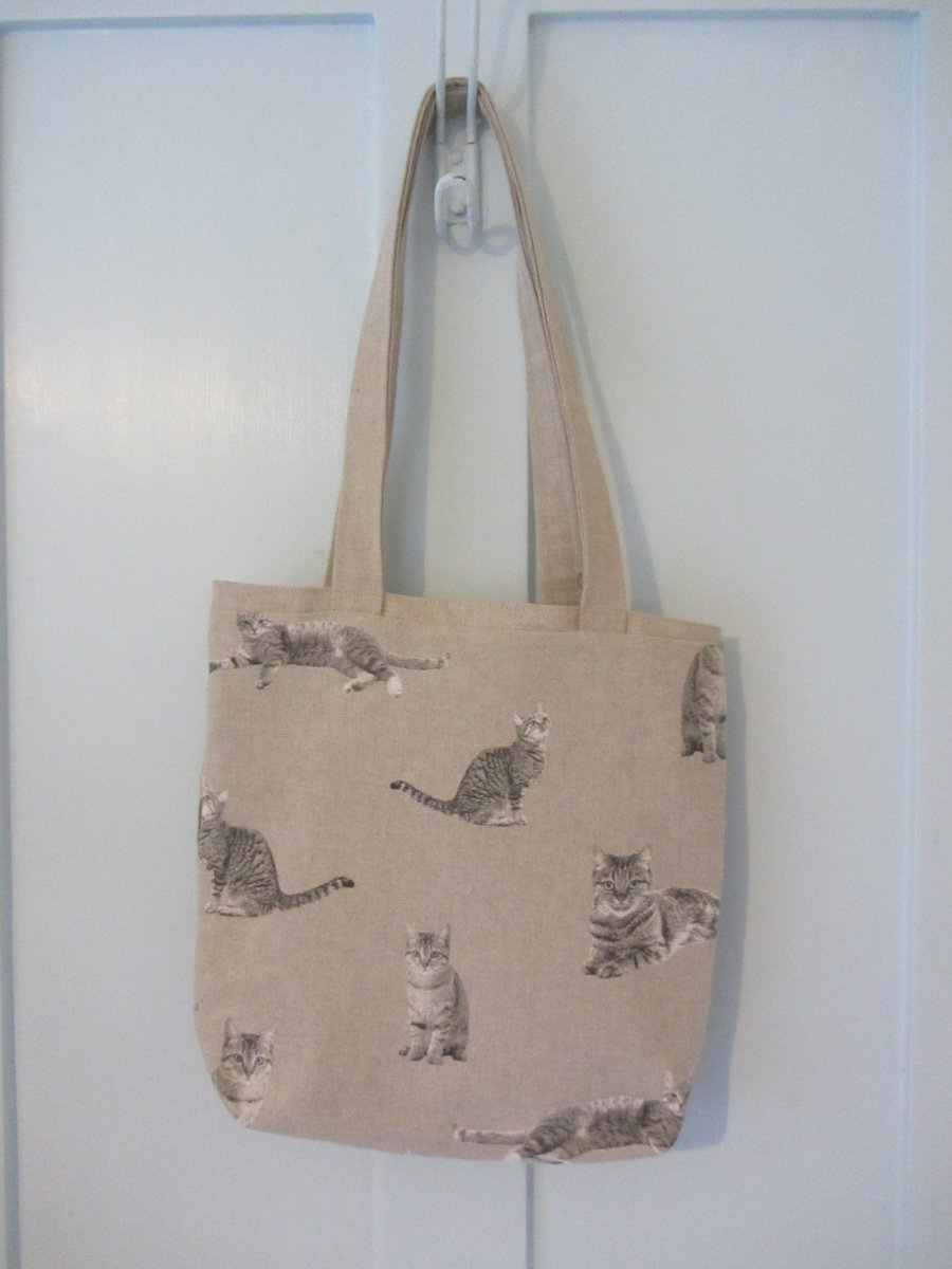 TOTE BAG IN A  TABBY CAT PRINT