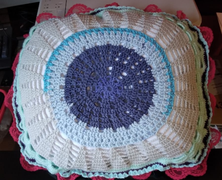 Pillow double face 21inches crochet