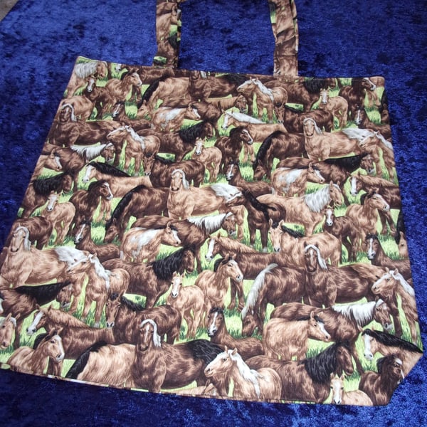 Fabric Shopper with Horses