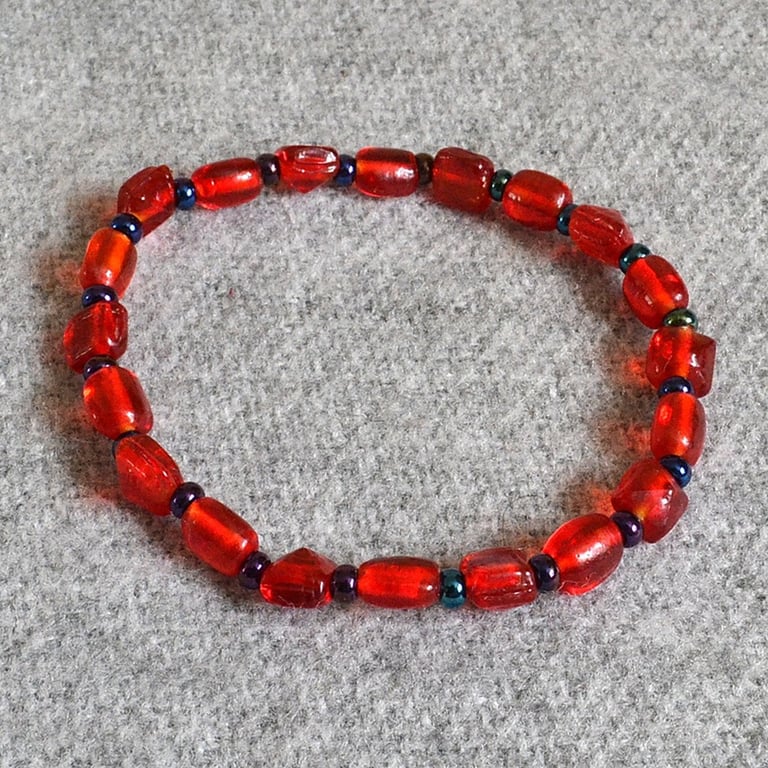 Red Glass Tube and Pyramid Bead and Blue-Iris Seed Bead Elastic Bracelet