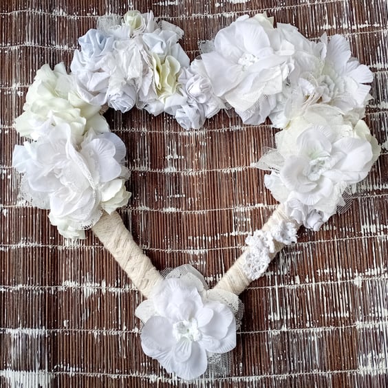 HEART WREATH, WHITE FABRIC FLORAL, ROMANTIC, VALENTINE DECOR