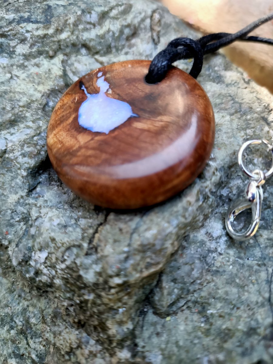 Beautiful jewellery wooden pendant resin pendant wooden round pendant