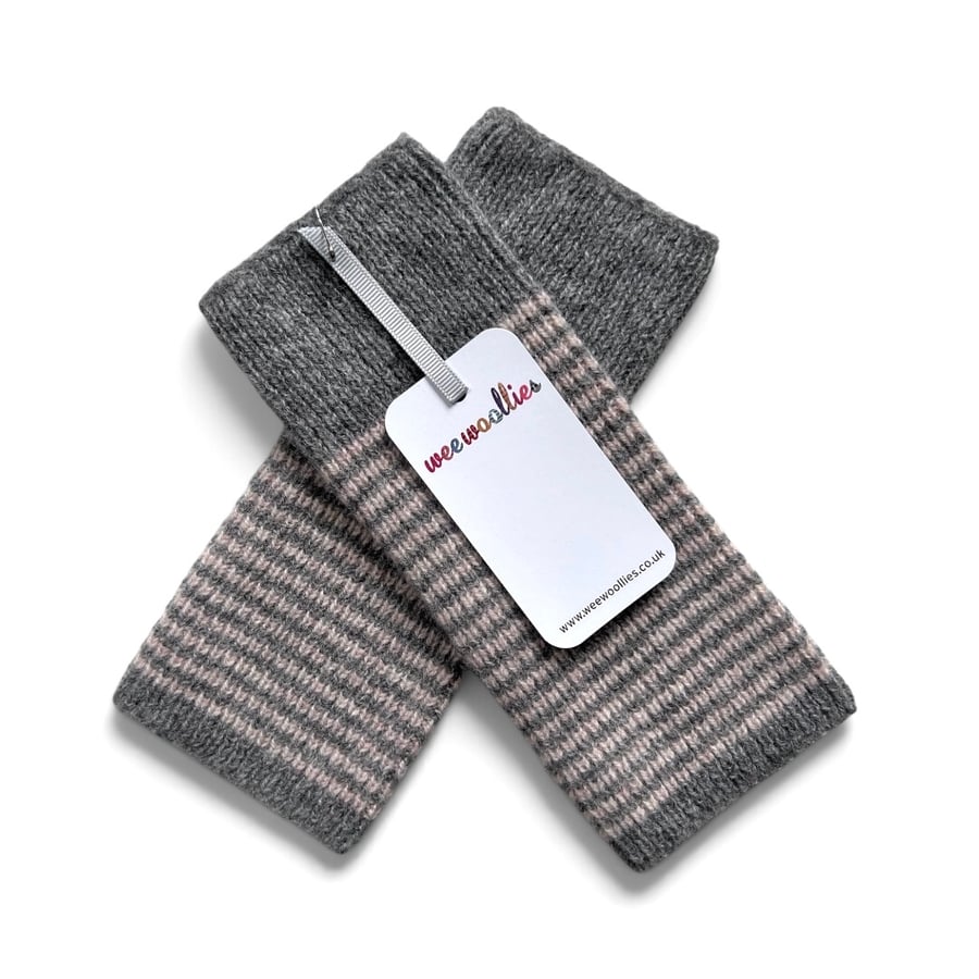 Wrist warmers 