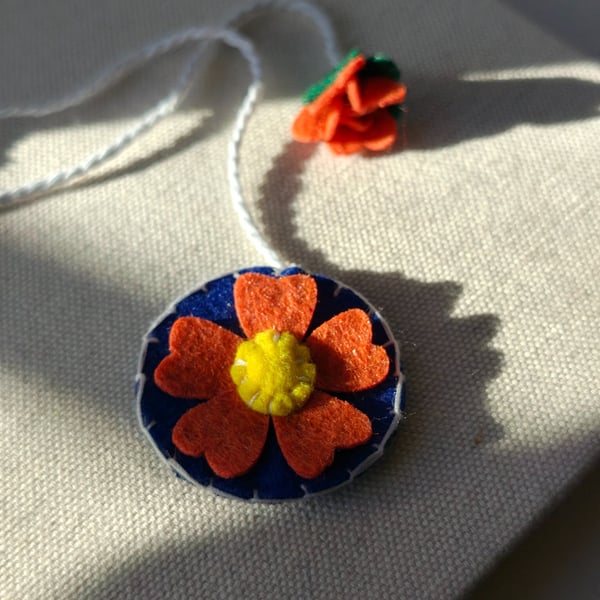 Orange Felt Daisy Bookmark, Handmade Floral Page Marker, Cute Gift for Readers  