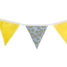 Smiling Daisy Bunting Yellow, 15 Flags, Interior-Exterior Home Decor Garland