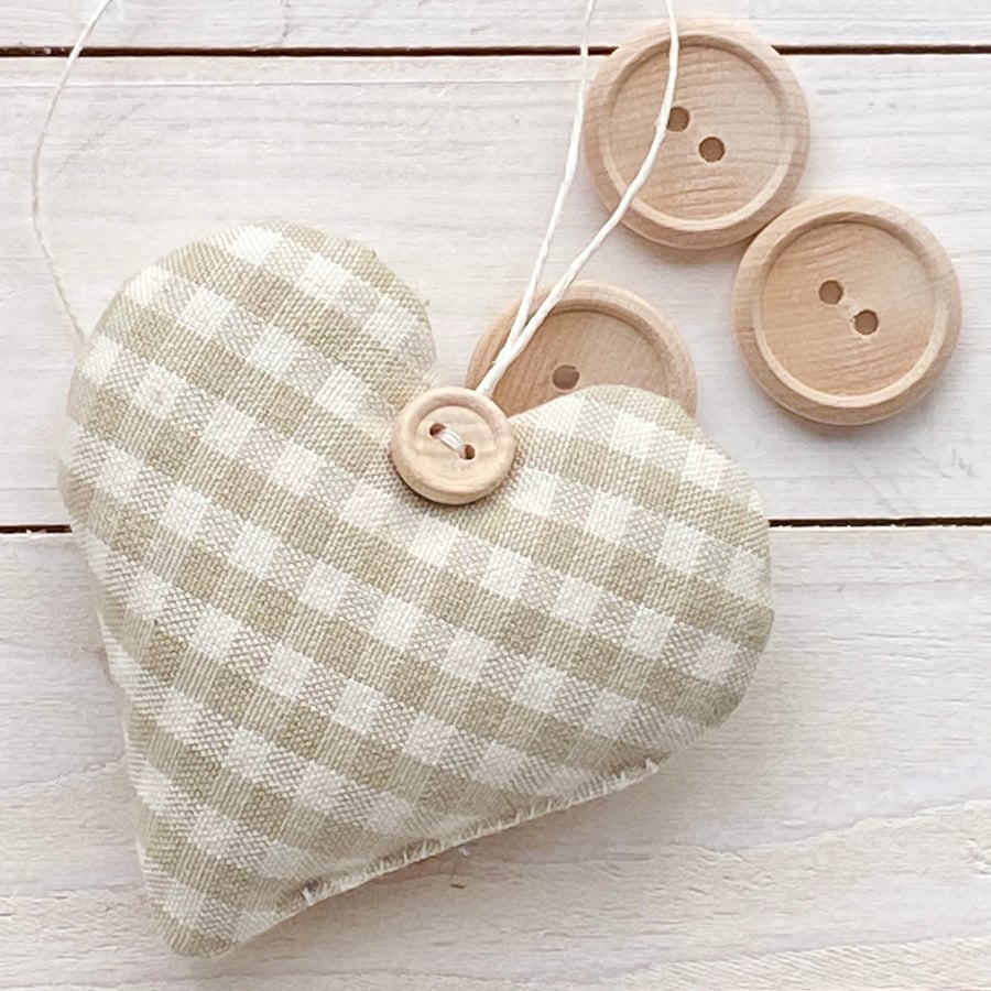 NATURAL TAUPE GINGHAM HEART - lavender