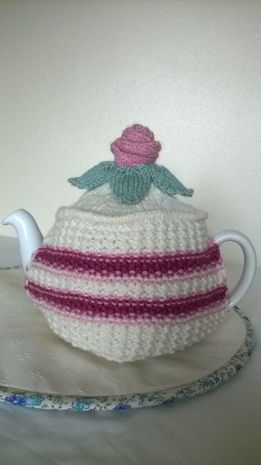 Hand knitted victoria sponge tea cosie