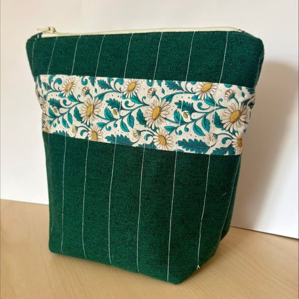 Budding Daisy Quilted Zip Pouch in Pinstripe Forest Green
