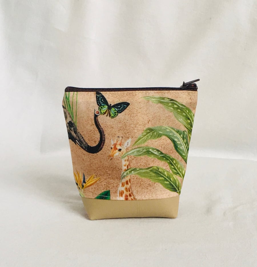 Safari Theme Coin Purse, Stunning Zip Purse, Zip Pouch, Gift Ideas.