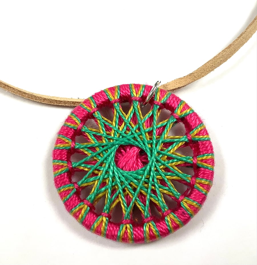 Zwirnknopfe Button Pendant