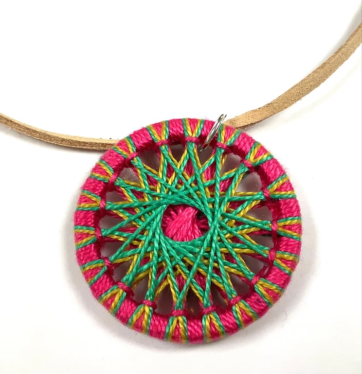 Zwirnknopfe Button Pendant