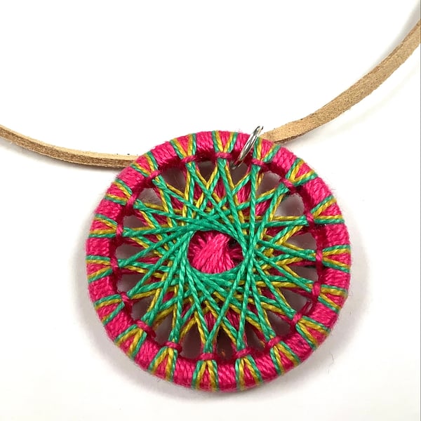 Zwirnknopfe Button Pendant