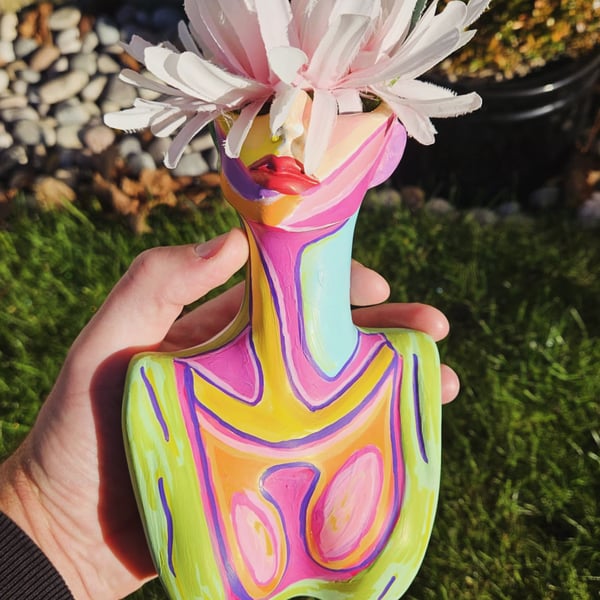 Pop Art Face Vase – Hand-Painted Body Sculpture, colorful Home Decor