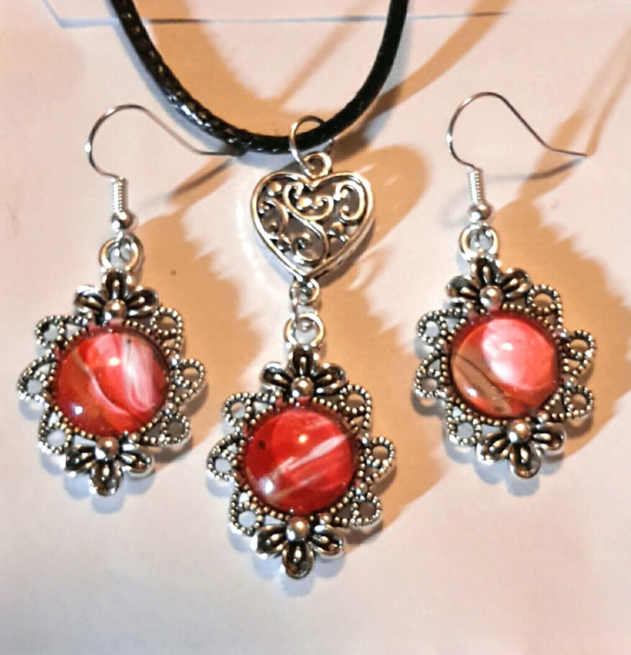 Pretty handmade fluid art pendant and earring set, red. Sale!