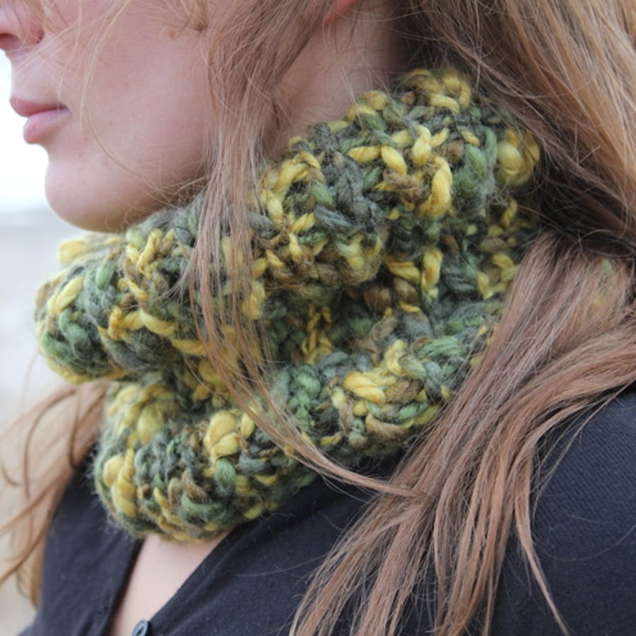 Chunky spring cowl