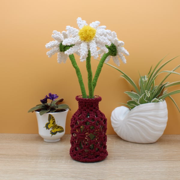 Macrame Flower Daisies in a vase