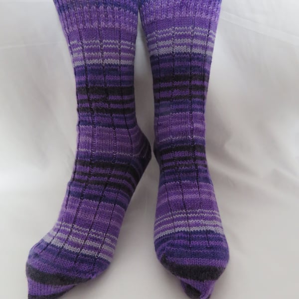 Hand-cranked Knitted Ribbed Wool Socks Size 8 to 9