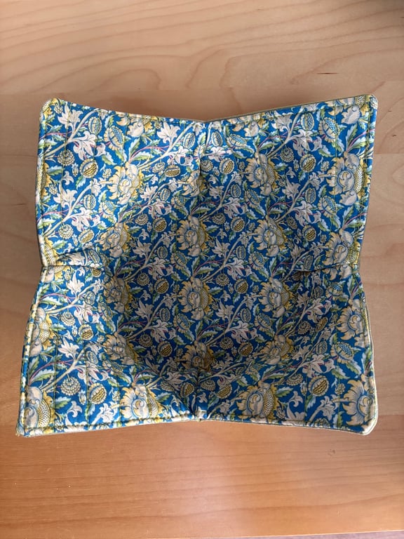 Perfectly Imperfect William Morris Print Quilted Fabric Bowl Cosy