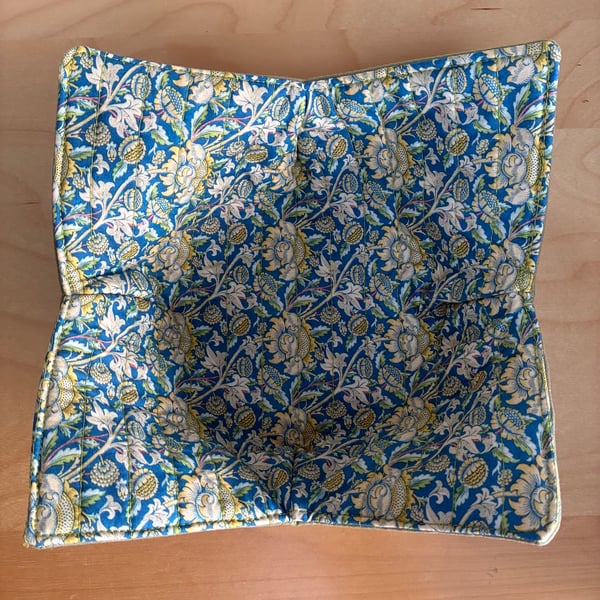 Perfectly Imperfect William Morris Print Quilted Fabric Bowl Cosy