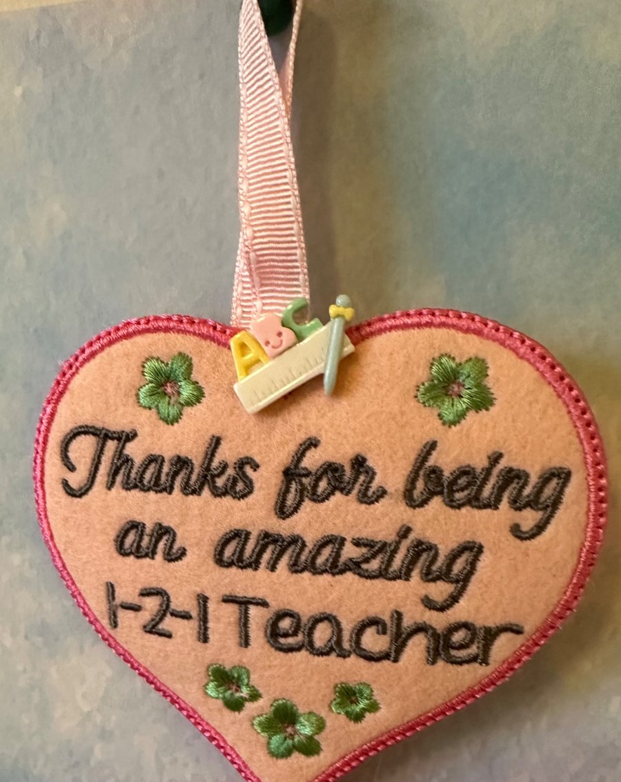 Scented Thanks for Being an Amazing 1-2-1 Teacher Heart Hanging Felt Plaque Sign