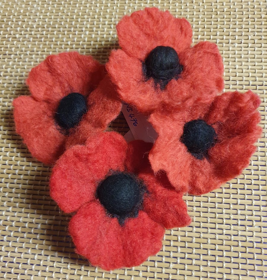 Single felt poppy brooch  
