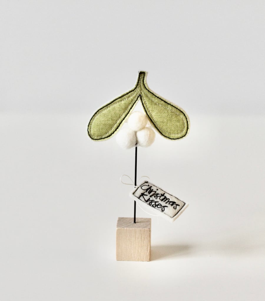 'Christmas Kisses' Mistletoe - On the block Decoration