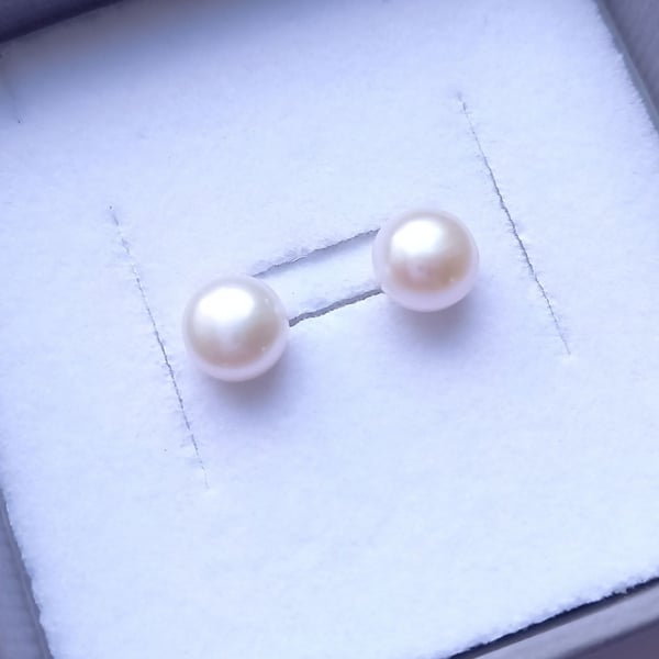 9ct Gold 7-8mm Off White Freshwater Pearls 