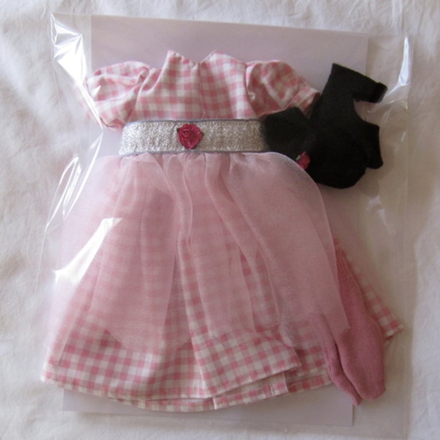 Party outfit to fit Maisy Muffin Dolls