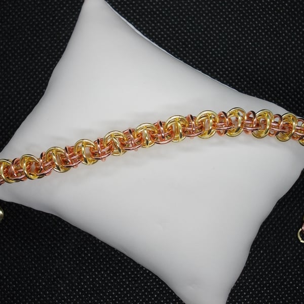 Two tone chainmaille bracelet