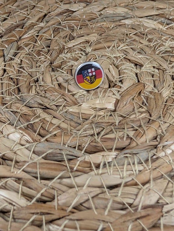 Saarland Flag Map Pin – Germany Travel Push Pin for Wooden Maps