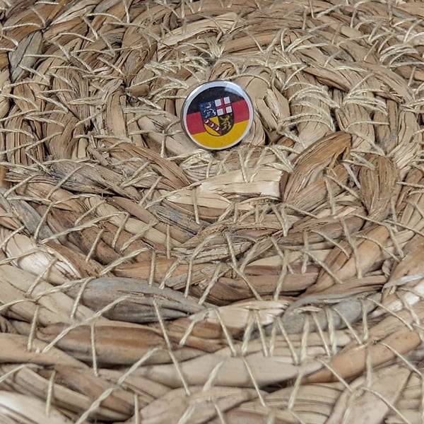 Saarland Flag Map Pin – Germany Travel Push Pin for Wooden Maps