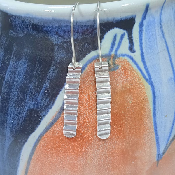 Corrugated Hammered Sterling Silver Earrings (ERSSDGCG2) - UK Free Post