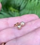 9ct yellow gold small stud earrings with pattern - Image 6