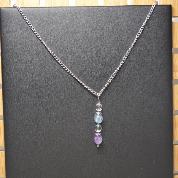 Tulip bead necklace and earrings set