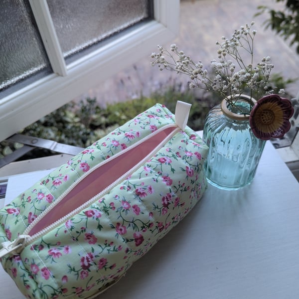 Quilted Floral Zipper Pouch - small 