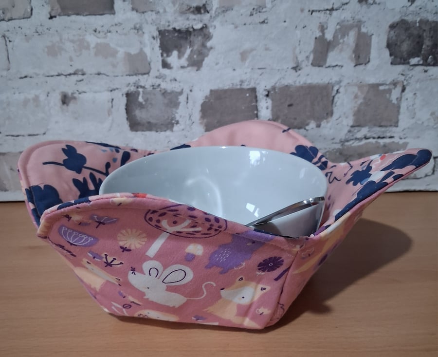 WOODLAND ANIMALS REVERSABLE BOWL COSY