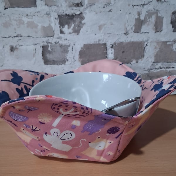 WOODLAND ANIMALS REVERSABLE BOWL COSY