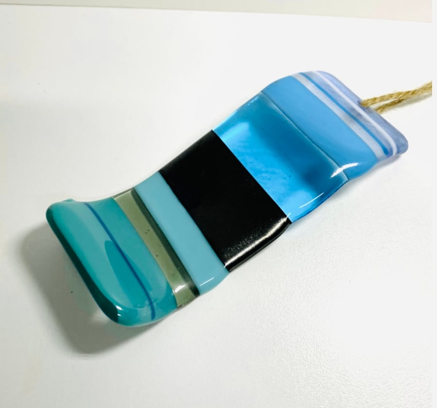  SECONDS SUNDAY-fused glass Curved   fused glass suncatcher