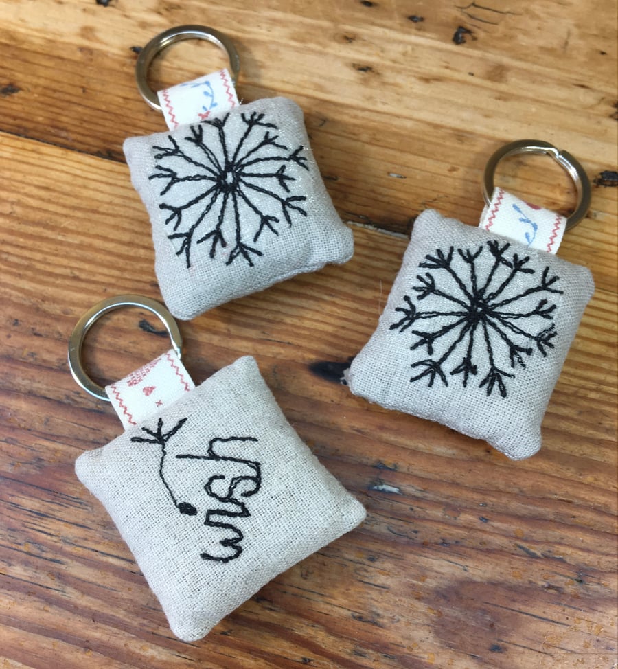 Key ring - Dandelion Wish Seeds Keyring - embroidered linen & lavender