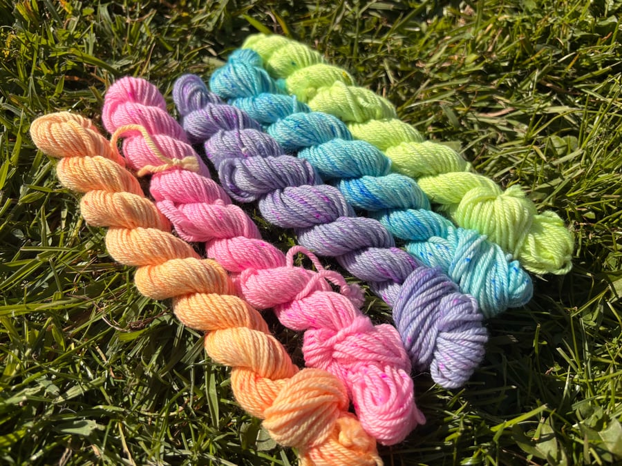 Easter Egg Minis x 5 on 4 Ply