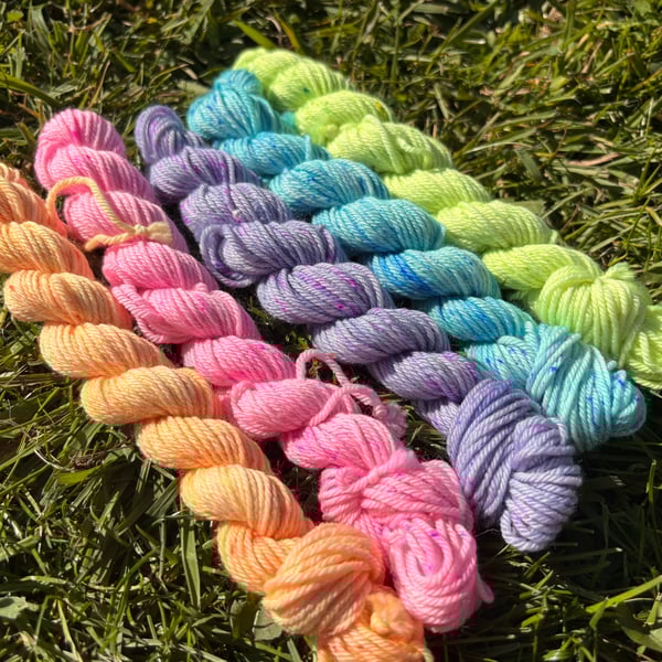 Easter Egg Minis x 5 on 4 Ply